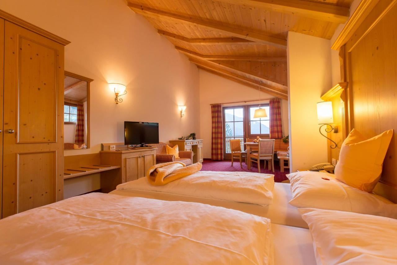 Berghotel Johanneshof Anterselva di Mezzo Exterior photo