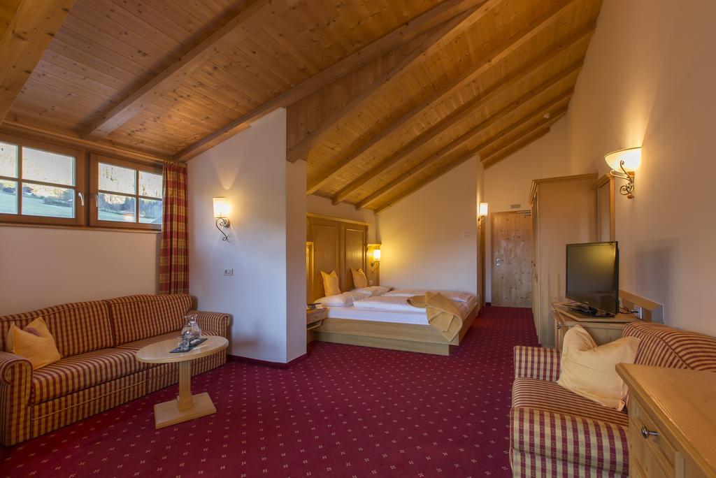 Berghotel Johanneshof Anterselva di Mezzo Exterior photo
