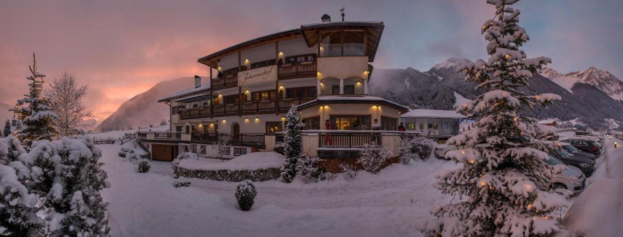 Berghotel Johanneshof Anterselva di Mezzo Exterior photo